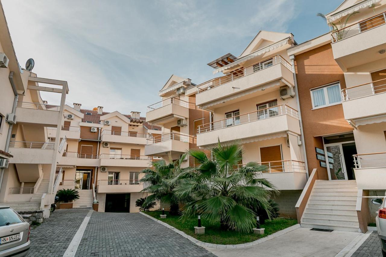 Apartments Rivijera แฮร์เซ็ก-โนวี ภายนอก รูปภาพ