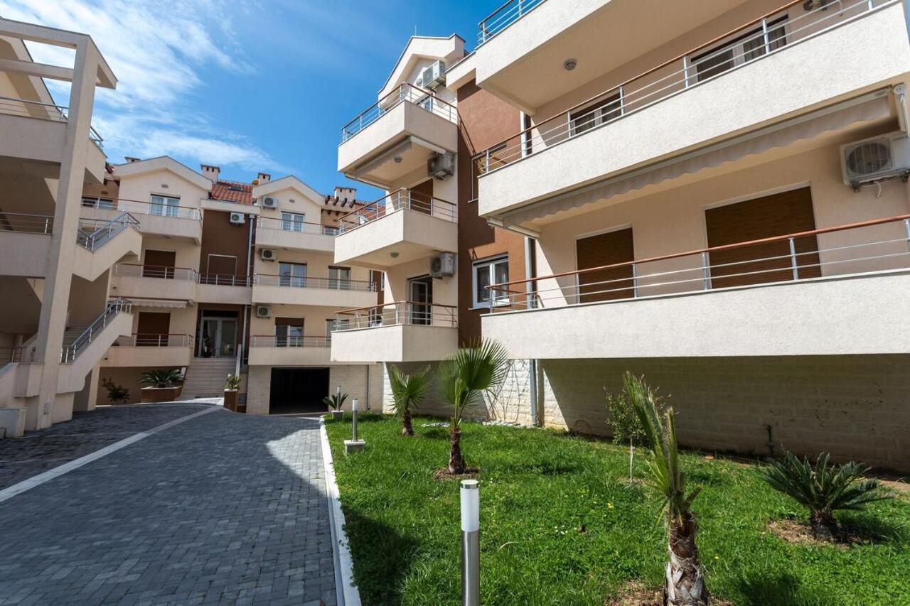 Apartments Rivijera แฮร์เซ็ก-โนวี ภายนอก รูปภาพ
