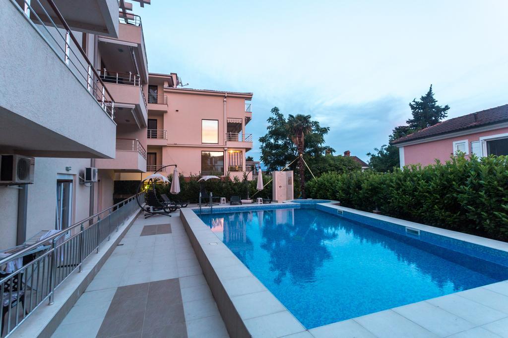 Apartments Rivijera แฮร์เซ็ก-โนวี ภายนอก รูปภาพ