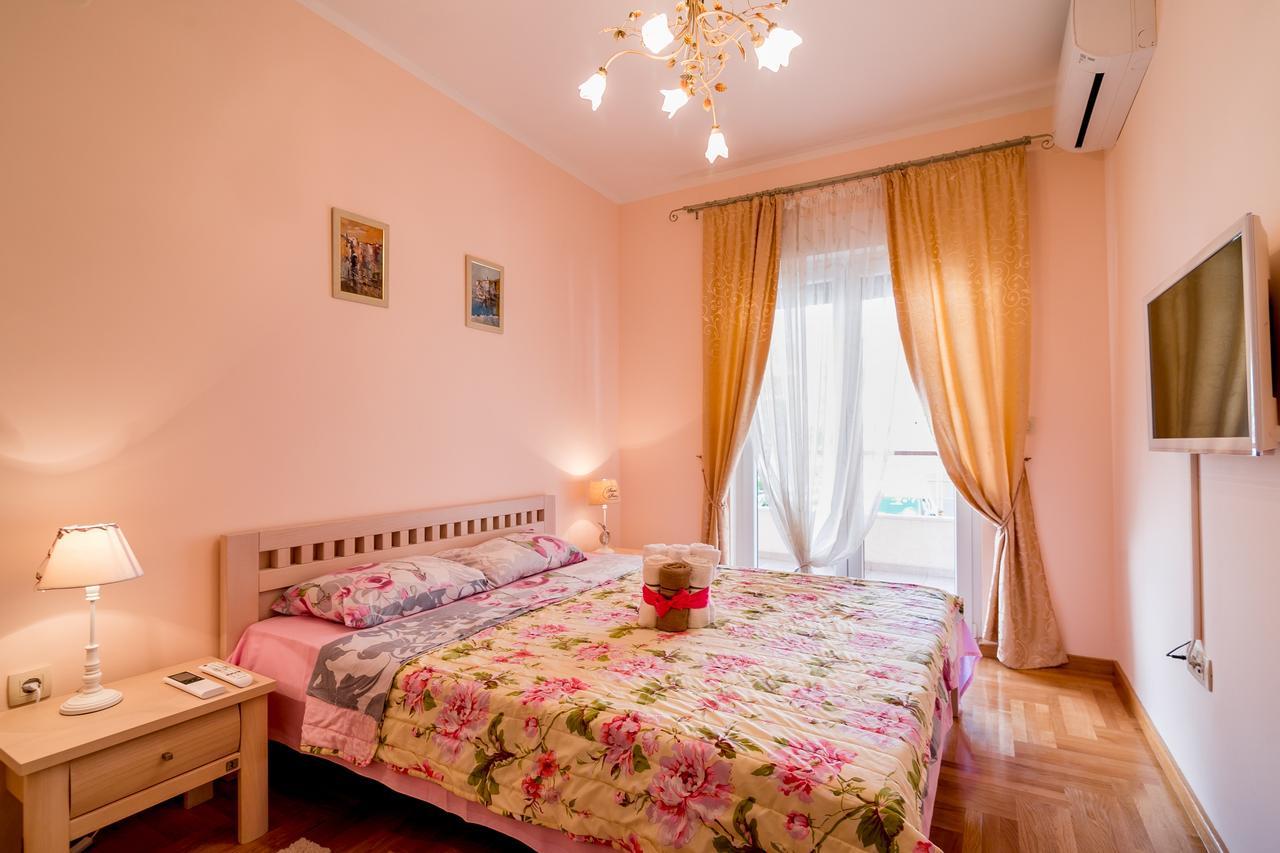 Apartments Rivijera แฮร์เซ็ก-โนวี ภายนอก รูปภาพ