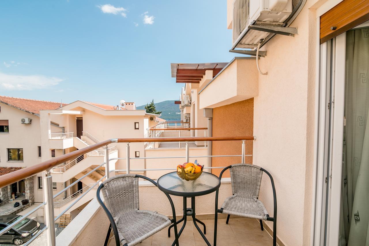 Apartments Rivijera แฮร์เซ็ก-โนวี ภายนอก รูปภาพ