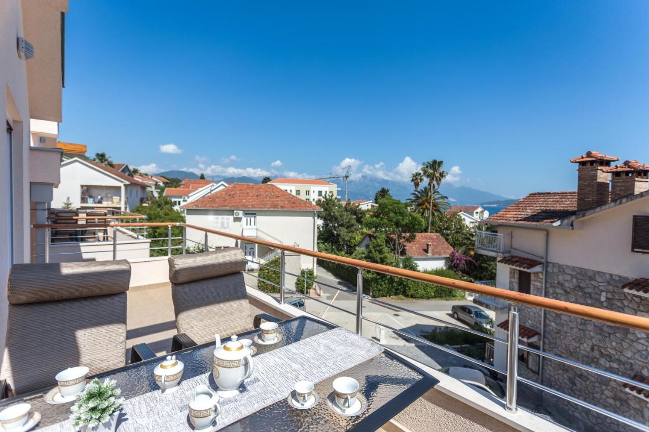 Apartments Rivijera แฮร์เซ็ก-โนวี ภายนอก รูปภาพ