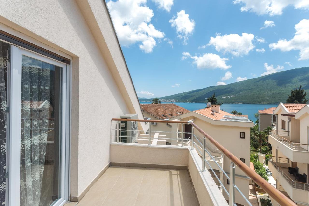 Apartments Rivijera แฮร์เซ็ก-โนวี ภายนอก รูปภาพ