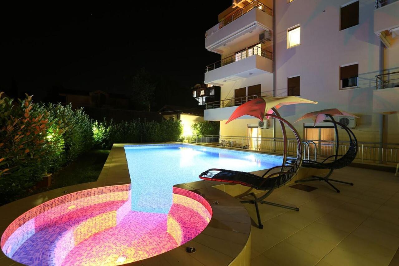 Apartments Rivijera แฮร์เซ็ก-โนวี ภายนอก รูปภาพ